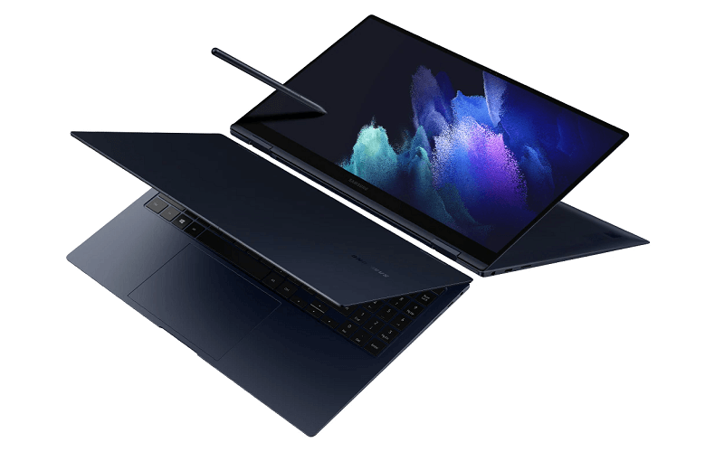 Kaksi Samsung Galaxy Book kannettavaa tietokonetta eri suunnista kuvattuna